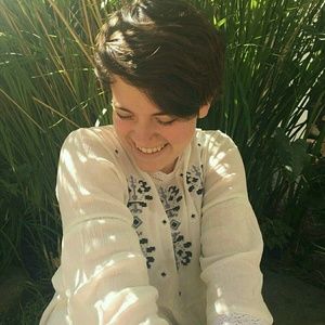 Meet your Posher, Carly